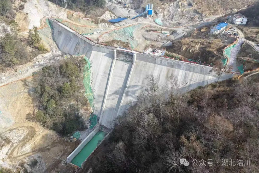 转载丨湖北兴山万佛山水库大坝顺利封顶